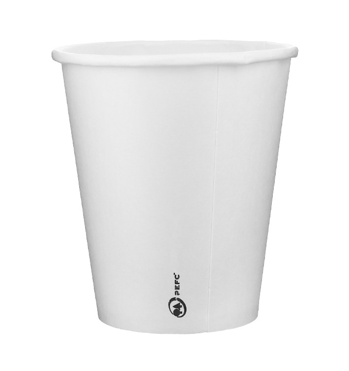 Witte kartonnen bekers