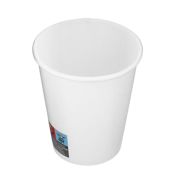 Witte kartonnen bekers