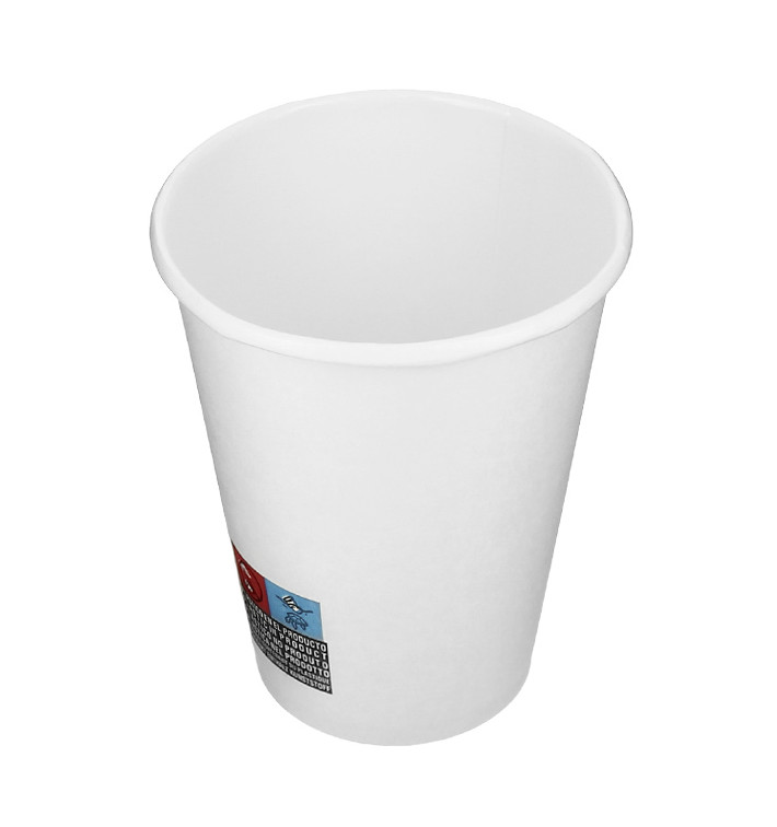 Witte kartonnen bekers